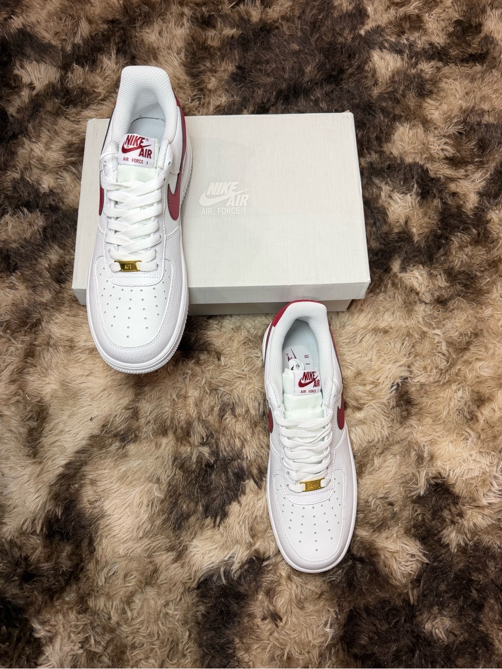 Nike Men’S Low-Top Sneakers - White & Red